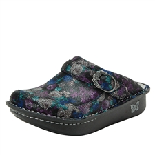 clogs on sale free shipping